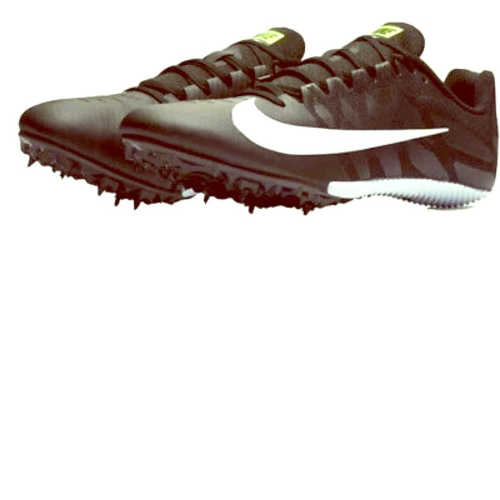 "Nike Rival Zoom"
